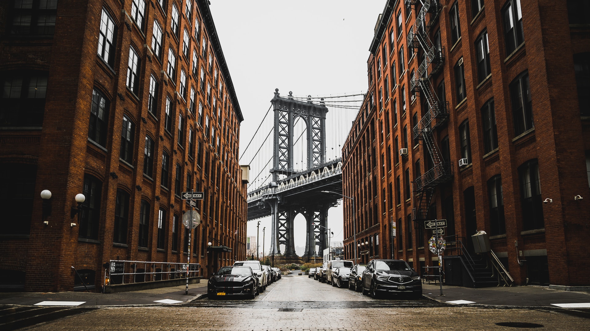 Discovering New York’s Architectural Wonder: A Guide to Exploring the Iconic Manhattan Bridge